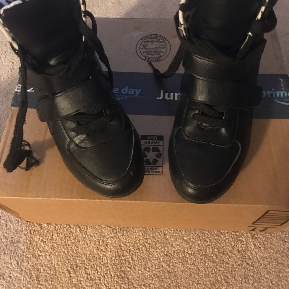 Wedge Sneaker